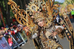 Kemeriahan Karnaval Banyuwangi Ethno Dipadati Pengunjung