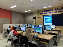 Liburan Sekolah, Pelajar Mojokerto Belajar Buat Animasi
