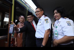 Pemkot Surabaya Bersama Bank Jatim dan BI Kampanyekan Pembayaran QRIS di Transportasi Publik