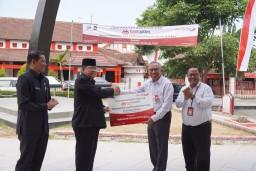 Tambah Daya Tarik Wisata Kota Blitar, BankJatim Bantu Pembangunan Replika Pesawat Terbang dan Pedestal di Museum PETA