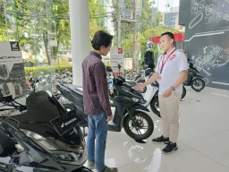 MPM Honda Jatim Lengkapi Honda Front Line People Dengan ID Card Resmi.
