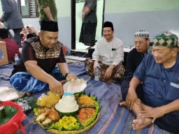 Syukuri Kemerdekaan RI, Warga RT 04 RW 02 Perumahan Giri Asri Gresik Gelar Malam Tirakatan