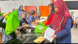 Rajawali Nusindo Salurkan Bantuan Pangan ke 374.197 KRS di Jatim