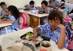 Lima SD Negeri di Surabaya Jalani Uji Coba Makan Bergizi