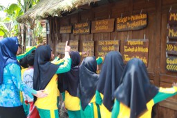 PLN Peduli di Kampung Lali Gadget, Oase Permainan Tradisional