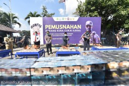 Bea Cukai dan Pemkab Pasuruan Musnahkan Jutaan Batang Rokok Ilegal