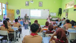 Srikandi PLN Aktif Dukung Sektor Pendidikan di Surabaya