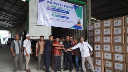 Kepala Bea Cukai Gresik Lepas Ekspor Kerajinan Rotan Koperasi Giri Sejahtera