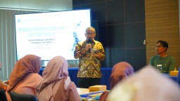 Sinergi SPTP, TTL dan STIAMAK Barunawati Latih Warga Olah Kerupuk Payus