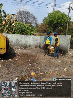 Keluhan Warganet Soal Sampah di Kebomas Gresik, DLH Langsung Bertindak