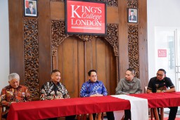 Tinjau KEK Singhasari dan Kampus King’s College London, Pj. Gubernur Adhy Sebut KEK Singhasari Miliki Keunggulan Seluruh Layanan Digital Terintegrasi