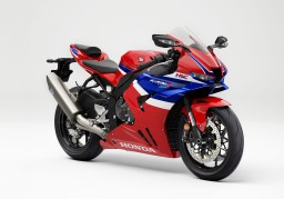 AHM Luncurkan Motor Supersport CBR1000RR-R Fireblade Terbaru