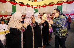 Pj Gubernur Adhy Beri Arahan 823 Penerima Beasiswa Pemprov Jatim