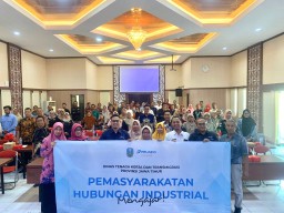 HI Mengajar" Kolaborasi Pelindo Daya Sejahtera dan Disnakertrans Jatim Siapkan Guru SMK untuk Cetak Lulusan Siap Kerja