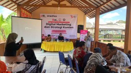 Smartfren Community Tulungagung Ajak UMKM Naik Kelas