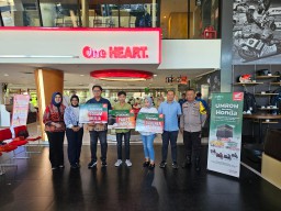 MPM Honda Jatim Hantarkan Konsumen Setia ke Tanah Suci: Inilah Pemenang Undian Umroh untuk Pembelian Motor Honda!”