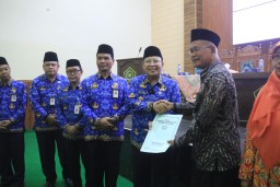 PJs Bupati Mojokerto Dorong ASN Jaga Nilai Berakhlak di Momen Pembinaan Korpri dan Hari Santri