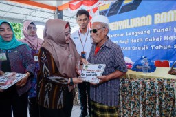 335 KPM di Kecamatan Panceng dan Ujung Pangkah Terima BLT DBHCHT