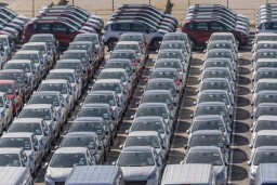 GAIKINDO Turunkan Target Penjualan Mobil 2024 Menjadi 850 Ribu Unit