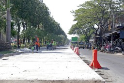 Pemkot Surabaya Kebut Penyelesaian Proyek Saluran dan Jalan