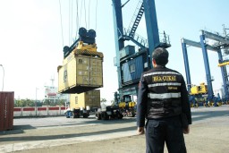 Hingga Oktober Penerimaan Bea dan Cukai Tembus Rp231,7 triliun