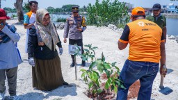 Plt Bupati Gresik Terima CSR Biopori, Sebut Solusi Atasi Sampah Organik