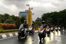 Musim Hujan Tiba, Ini Cara Berkendara Nyaman dan Cari aman di Tengah Hujan