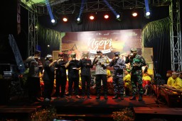 Ribuan Orang Nikmati Kopi di Festival Ngopi Sepuluh Ewu Osing Banyuwangi
