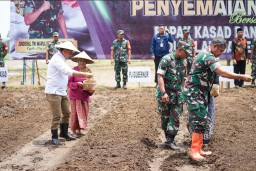 Pj Gubernur Jatim Optimis Jaringan Pipanisasi Terpasang di Tiga Desa Pulau Bawean