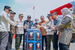 Sekda Gresik Achmad Washil Pimpin Pemusnahan Barang Kena Cukai Senilai 8,3 Miliar