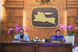 Terima Baleg DPR RI untuk Prolegnas, Pj. Gubernur Adhy Bahas Proporsi DBHCHT, UU HKPD, Hingga Pengelolaan Ruang Laut Bagi Jawa Timur