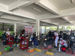 Meriahkan HUT ke-37, MPM Honda Jatim Gelar Serangkaian Kegiatan Sosial dan Kebersamaan bagi Masyarakat dan Karyawan