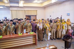 Wabup Gresik Berikan Reward kepada Kafilah MTQ ke-30 Provinsi Jatim.