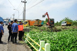 BPBD Jatim Gandeng Pemkab Bersih-Bersih Kali Buntung Sidoarjo