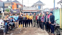 Ratusan Pemotor Ngetrail Bareng di Kawasan Bromo