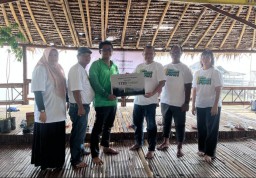 PTPN I Regional 4 Tanam 1.120 Pohon di Ekowisata Mangrove Wonorejo Surabaya