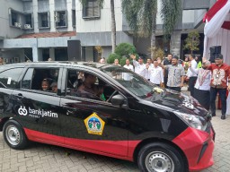 Bantu Pendidikan, Bank Jatim Serahkan Tiga Mobil Untuk UPT Resources Gresik