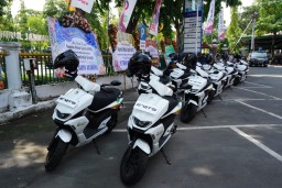 Petrokimia Gresik Perbarui Ratusan Motor Listrik Operasional dan Luncurkan UMKM Corner