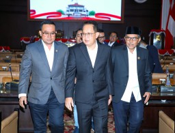 Perubahan Nomenklatur BPR Jatim, Pj. Gubernur Adhy: Optimalkan Peran dan Fungsi BPR Tingkatkan Ekonomi dan Pendapatan Daerah