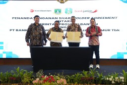 Tanda Tangani Shareholder Agreement, BankJatim dan Bank Banten Lanjutkan Proses KUB