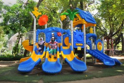 Pemkot Surabaya Lengkapi 38 Taman Aktif di Surabaya dengan Alat Bermain