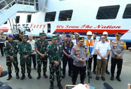 Posko Terpadu Nataru di Pelabuhan Tanjung Perak Diapresiasi Kapolri dan Panglima TNI