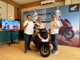 New Honda PCX160 Semakin Berkelas dengan Kecanggihan Menyeluruh Siap Di Pesan Oleh Masyarakat Jawa Timur.