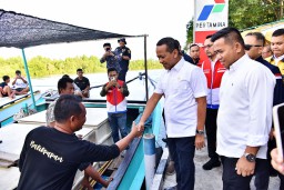 Menteri ESDM Bahlil Lahadalia Pastikan Ketersediaan BBM untuk Nelayan di Balikpapan