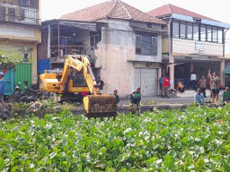 Cegah Banjir, Pemkab Sidoarjo Bersihkan Sungai Pelayaran
