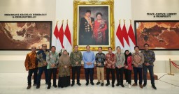 PLN Serahkan Sertifikat REC ke Museum SBY Ani Pacitan