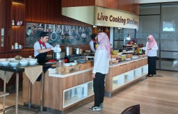 Lapar ? Yuk ke Aston Gresik Mangan Sak Wareg'e Cuma 70 Ribu