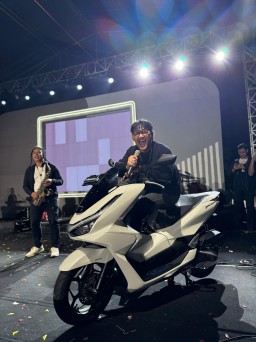 Ribuan Masyarakat Banyuwangi Ramaikan Launching New Honda PCX160 Bersama Gildcoustic