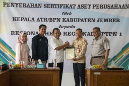 PTPN I Regional 4 Terima Penyerahan Sertifikat Seluas 39,8 Hektar dari BPN