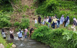 Studi Wisata SDA Terbarukan untuk Mahasiswa ITS Surabaya@Green Viesta Desa Seloliman Trawas